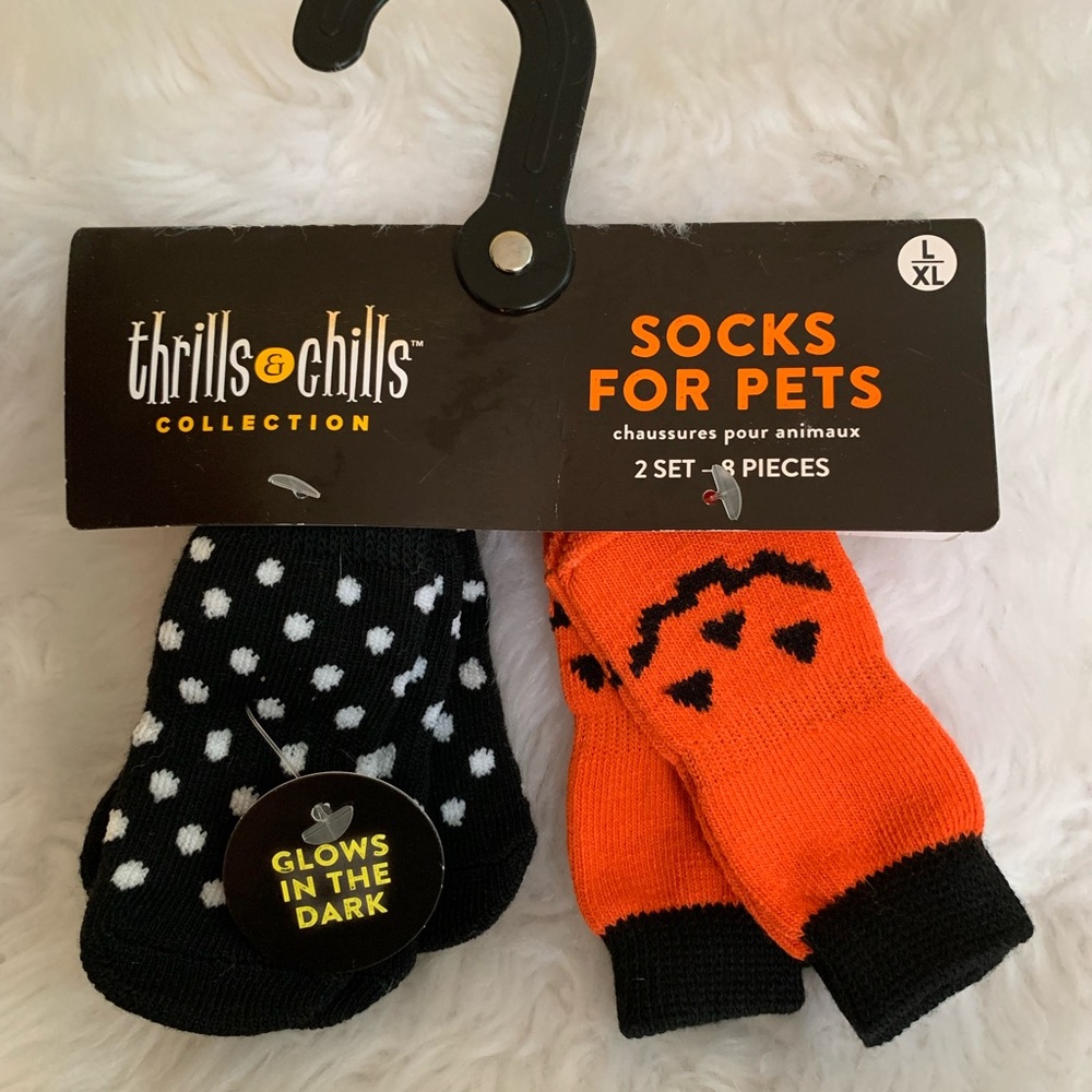 THRILLS & CHILLS collection (2) sets of Halloween socks for your fur baby NWT